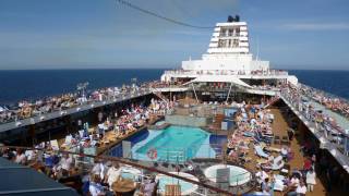 crowded cruise ship pool